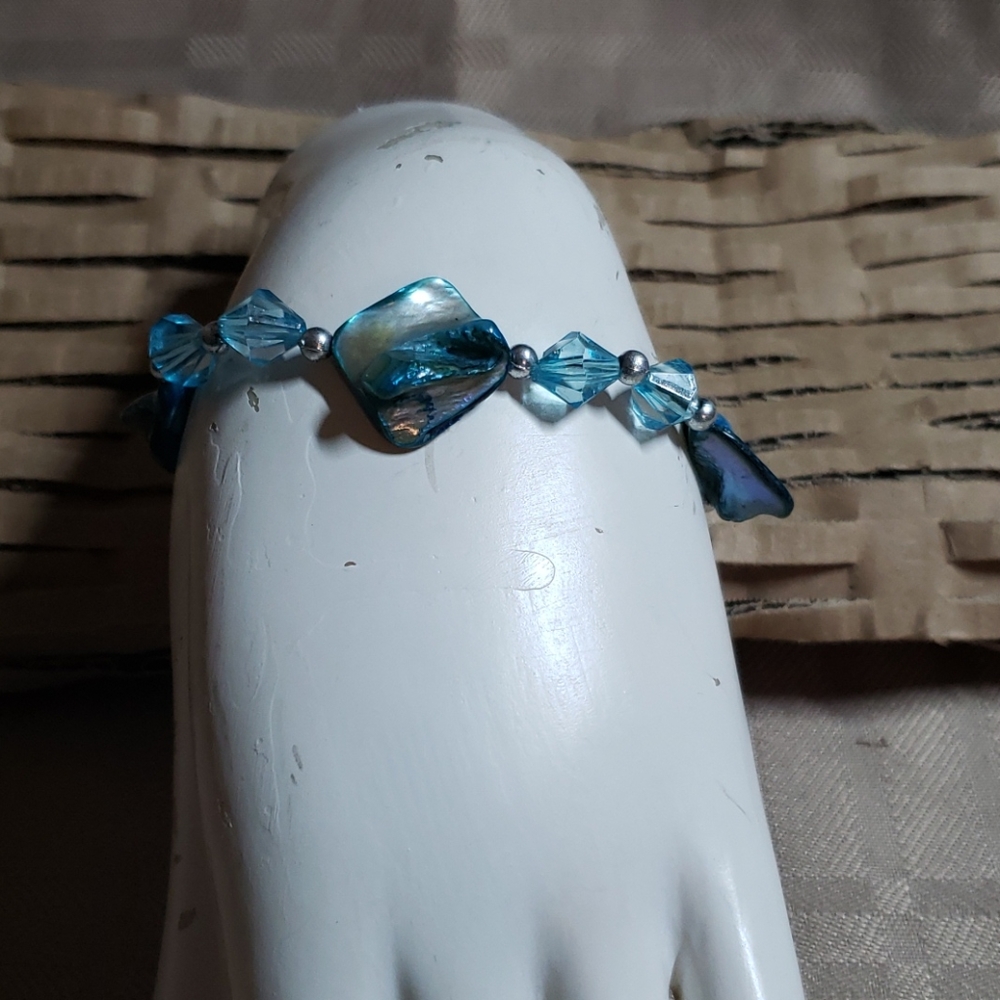 Aqua Shell and Crystal stretch bracelet (25)